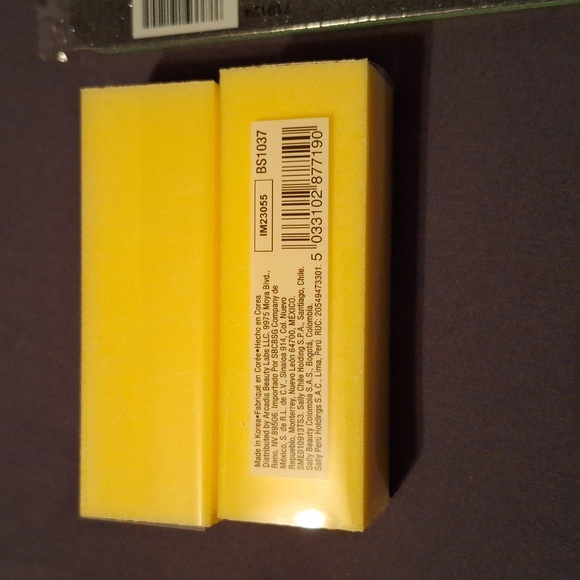 Nail files and buffers. - Picture 2 of 3